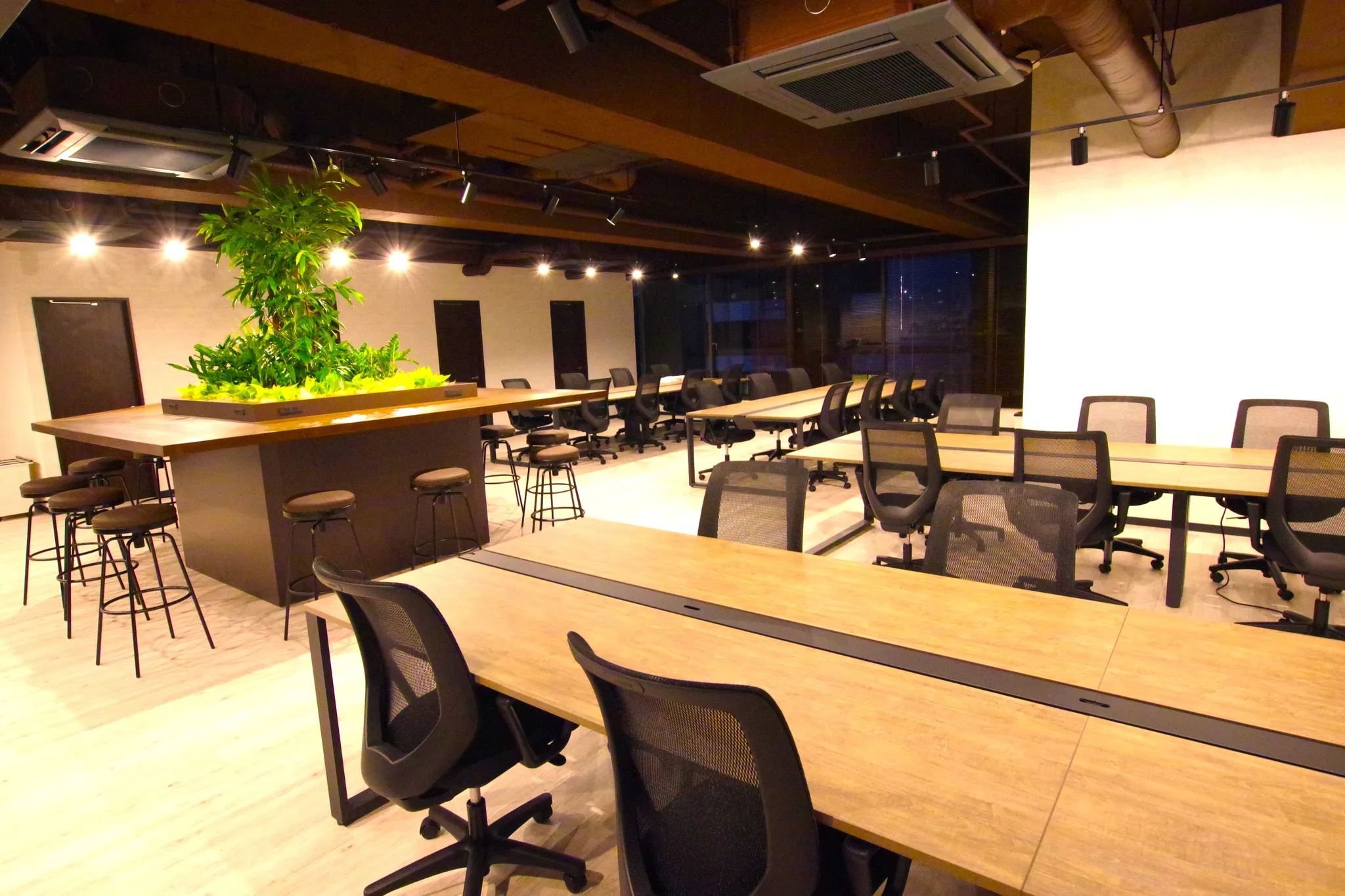 株式会社ストラーツ オフィス